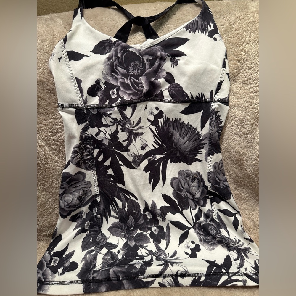 Lululemon tank top